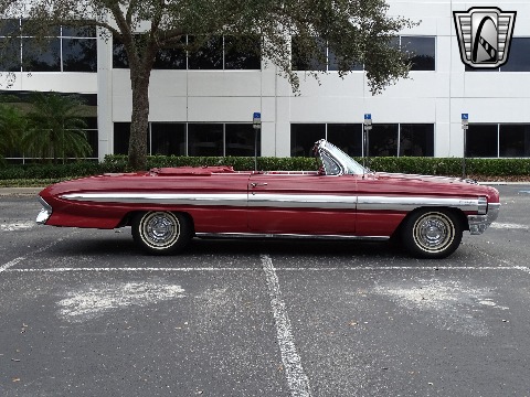 1961 Oldsmobile Starfire image 25