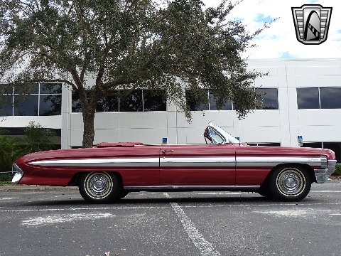 1961 Oldsmobile Starfire image 26