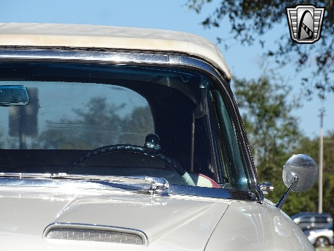 1955 Packard Caribbean image 32