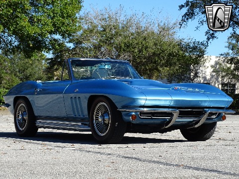 1965 Chevrolet Corvette image 8