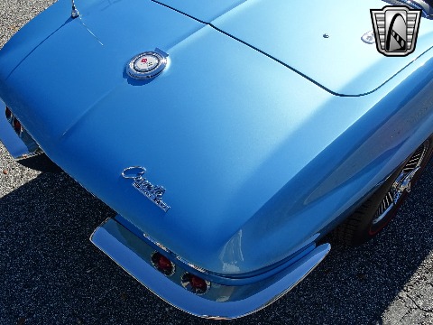 1965 Chevrolet Corvette image 18