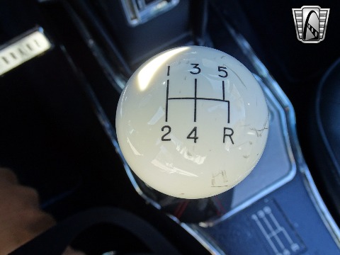 1965 Chevrolet Corvette image 23