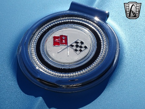 1965 Chevrolet Corvette image 19