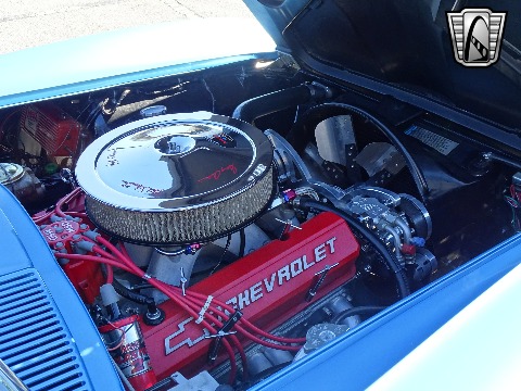1965 Chevrolet Corvette image 28