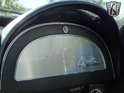 1965 Chevrolet Corvette image 25