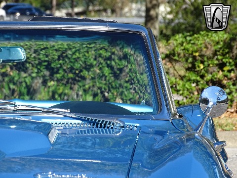 1965 Chevrolet Corvette image 12