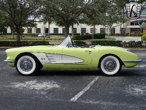 1958 Chevrolet Corvette image 14