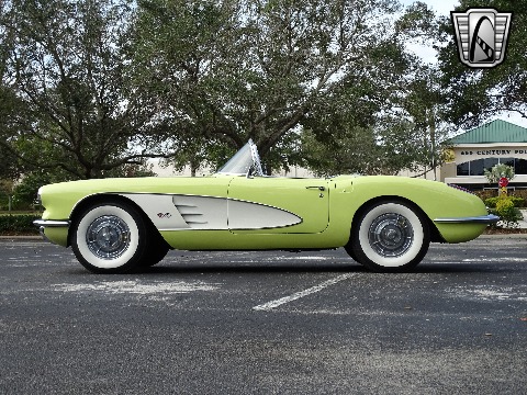 1958 Chevrolet Corvette image 15