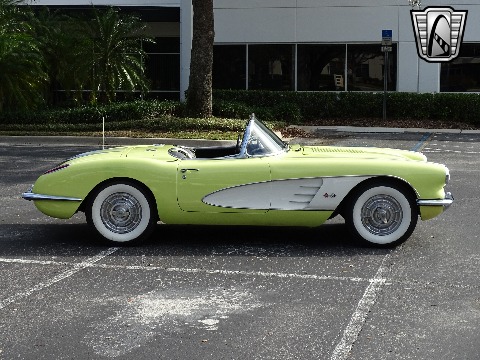 1958 Chevrolet Corvette image 25