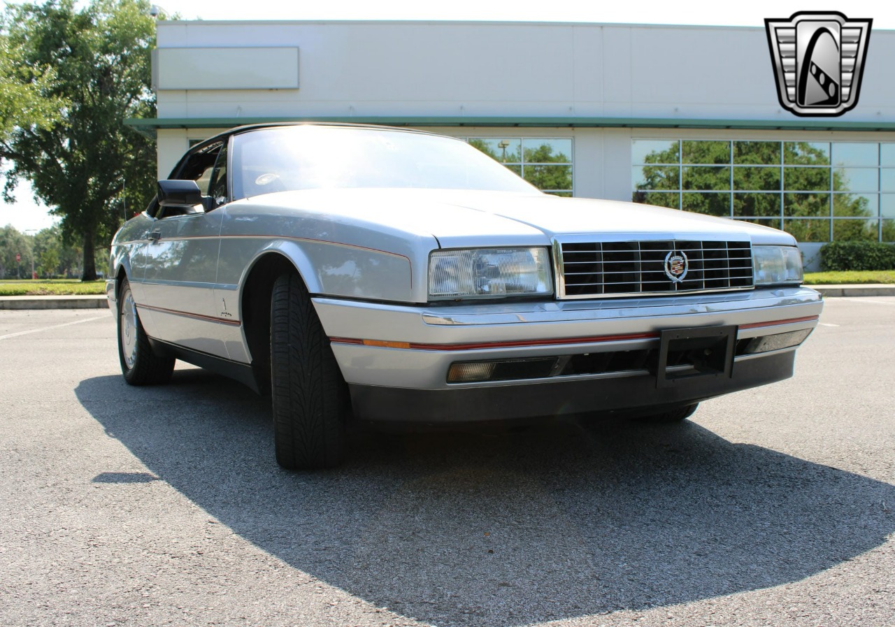 1991 Cadillac Allante 32