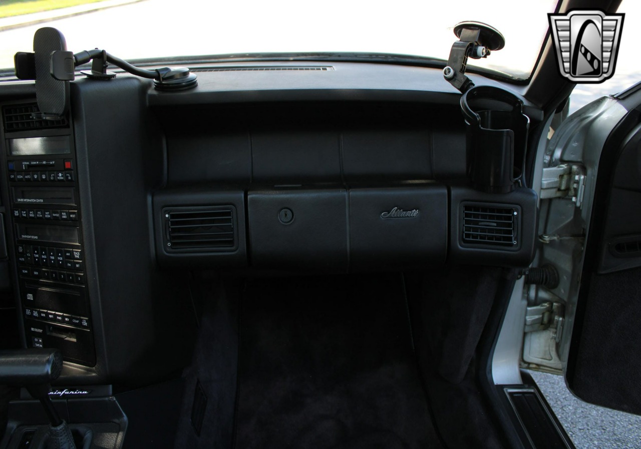 1991 Cadillac Allante 26
