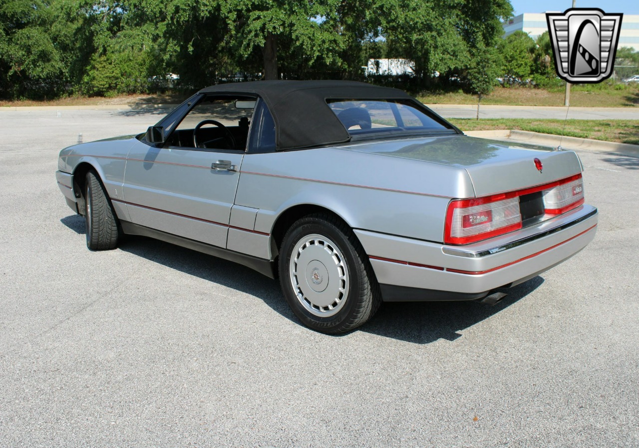 1991 Cadillac Allante 38