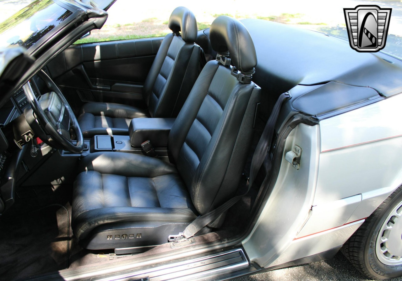 1991 Cadillac Allante 19