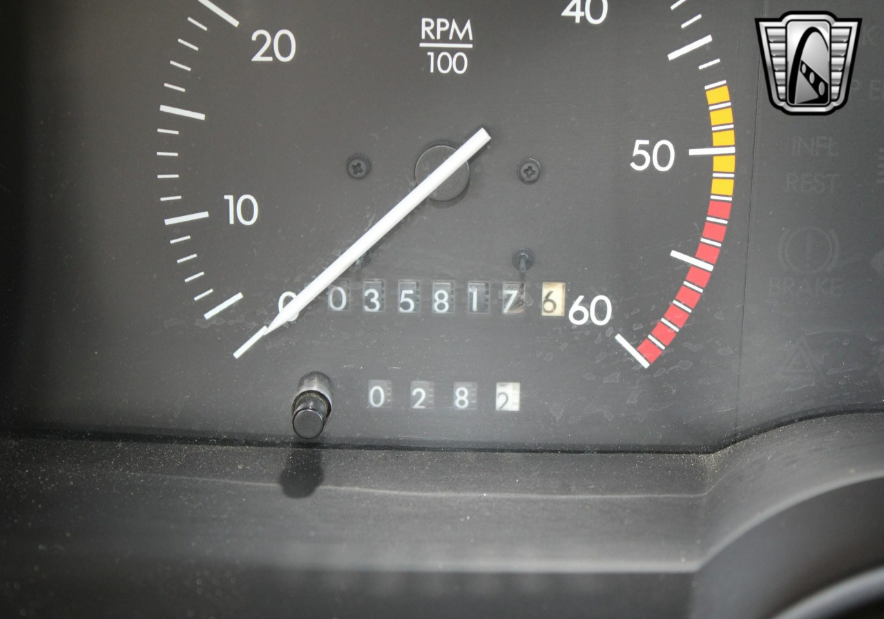 1991 Cadillac Allante 21