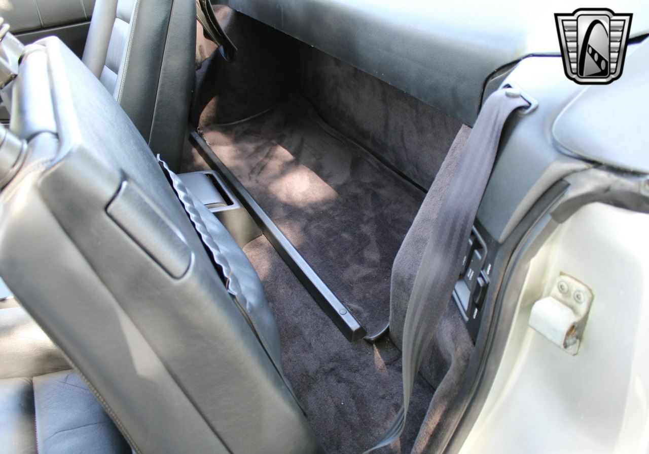 1991 Cadillac Allante 23