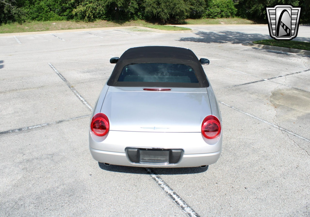 2004 Ford Thunderbird 54