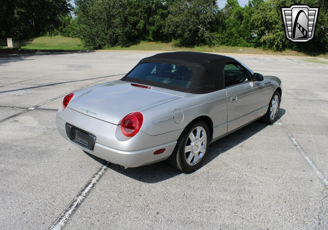 2004 Ford Thunderbird 6