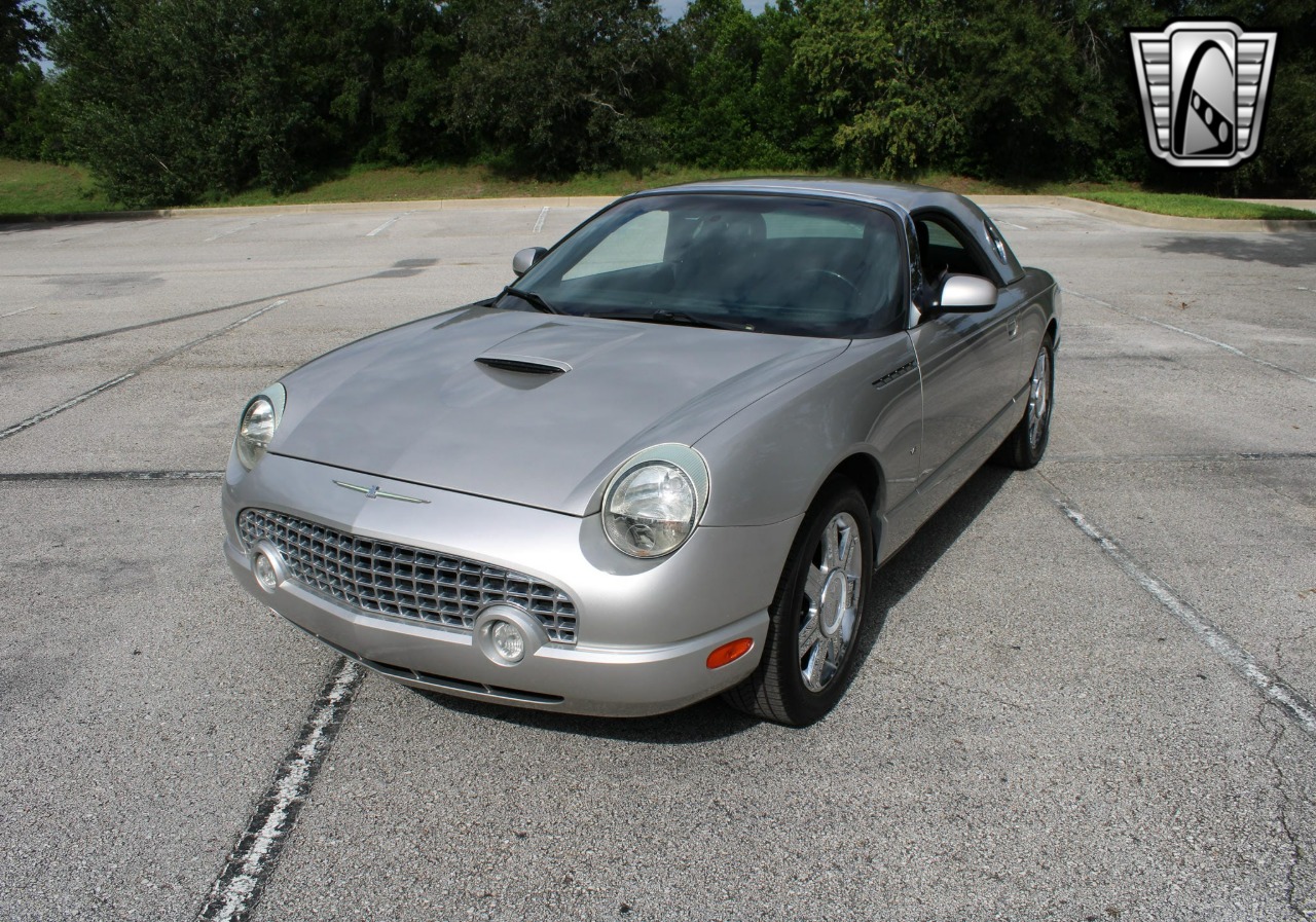 2004 Ford Thunderbird 34