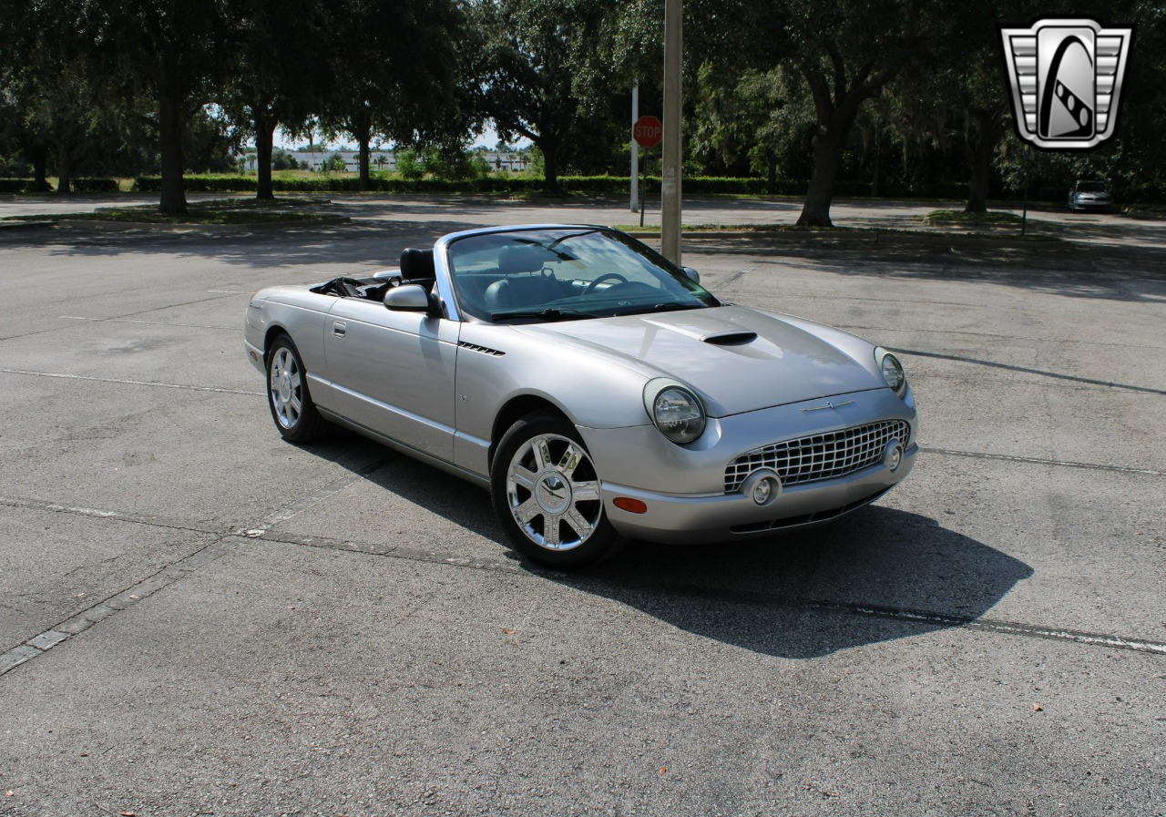 2004 Ford Thunderbird 13