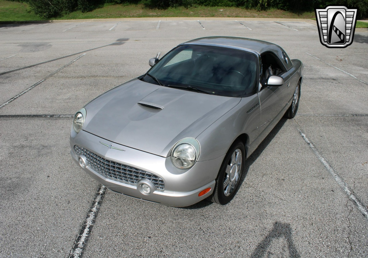 2004 Ford Thunderbird 35