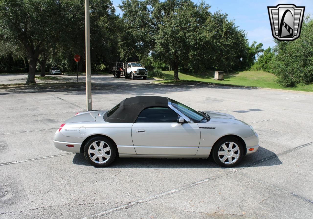 2004 Ford Thunderbird 57