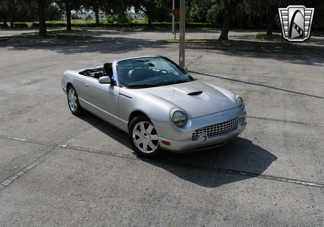 2004 Ford Thunderbird 76