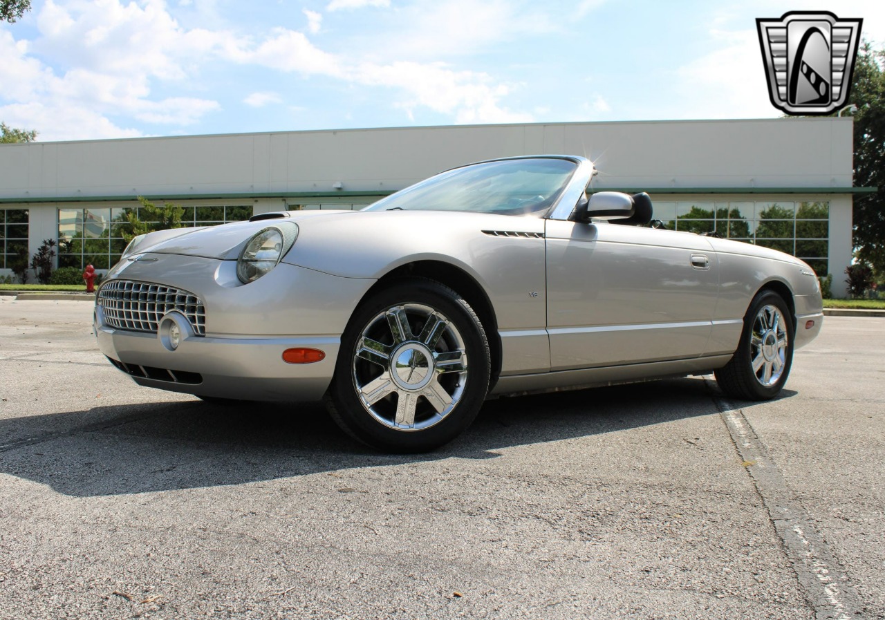 2004 Ford Thunderbird 77