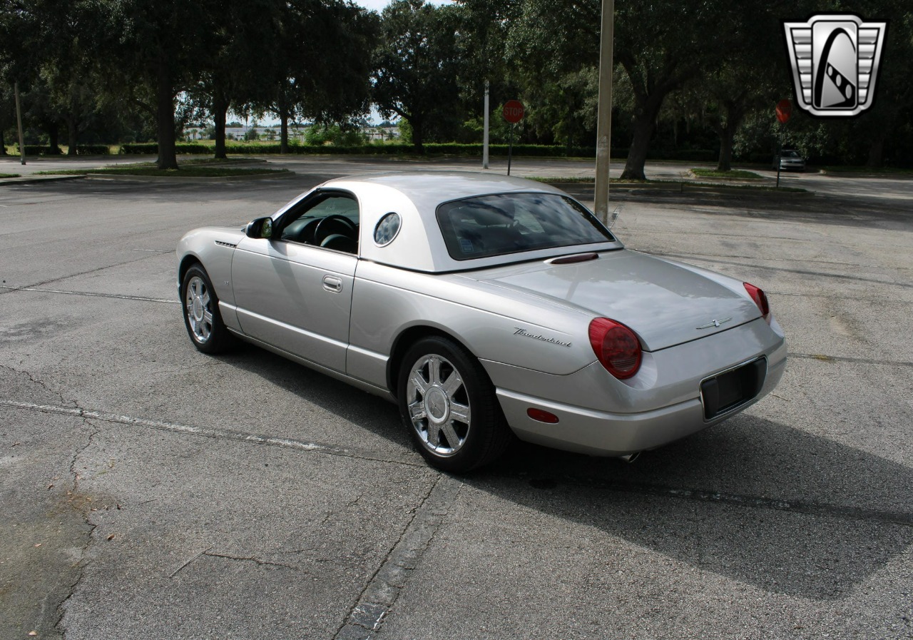 2004 Ford Thunderbird 37