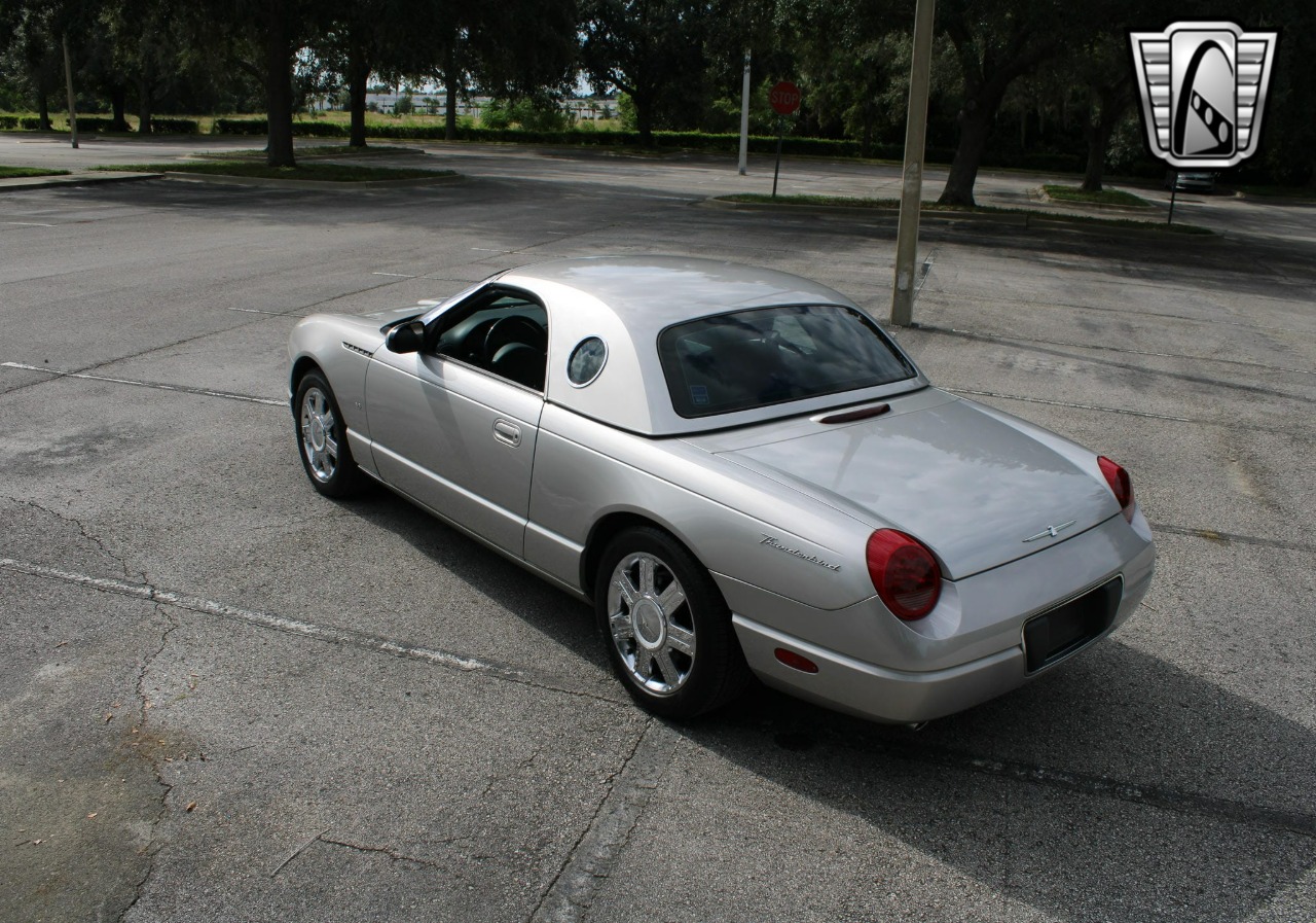 2004 Ford Thunderbird 38