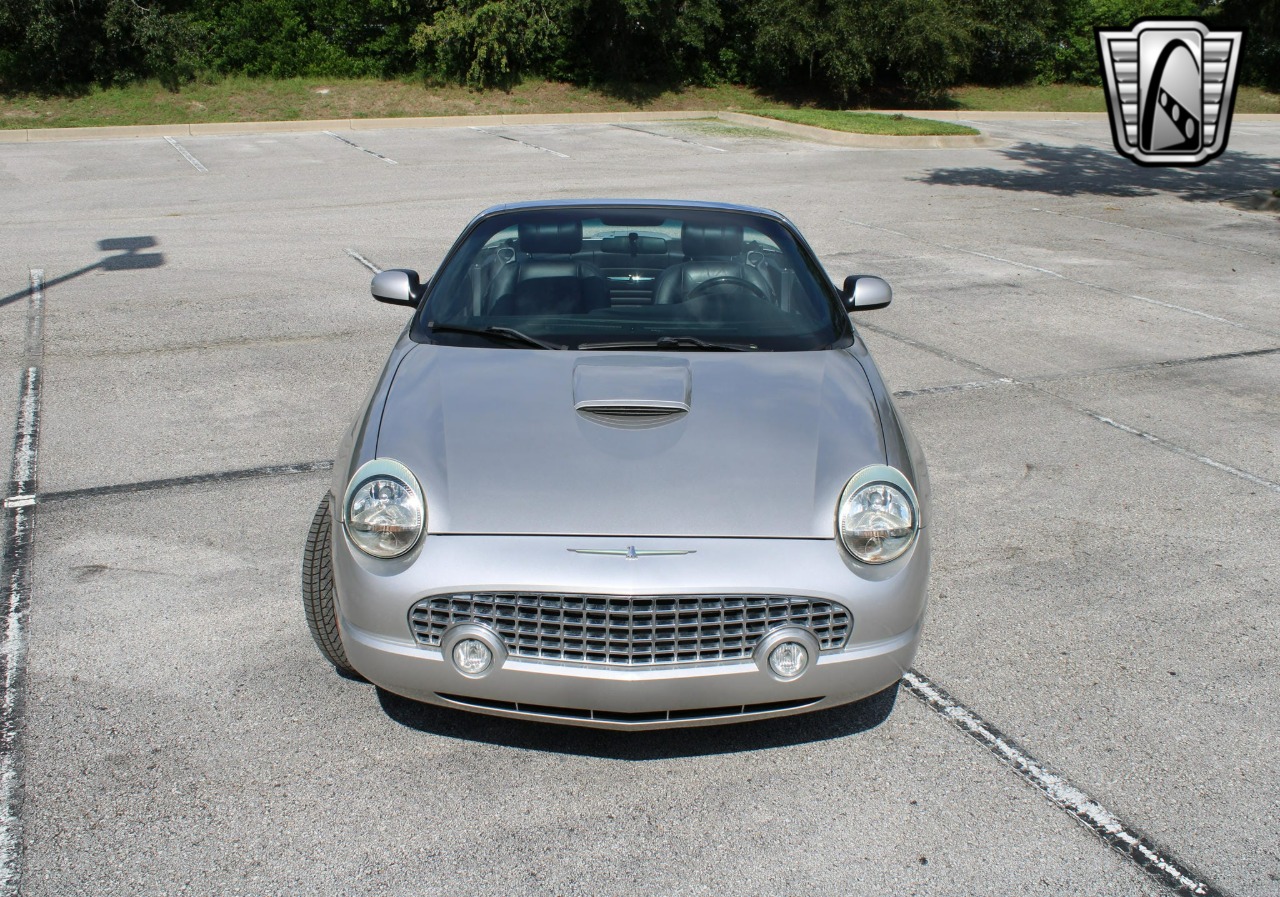 2004 Ford Thunderbird 62
