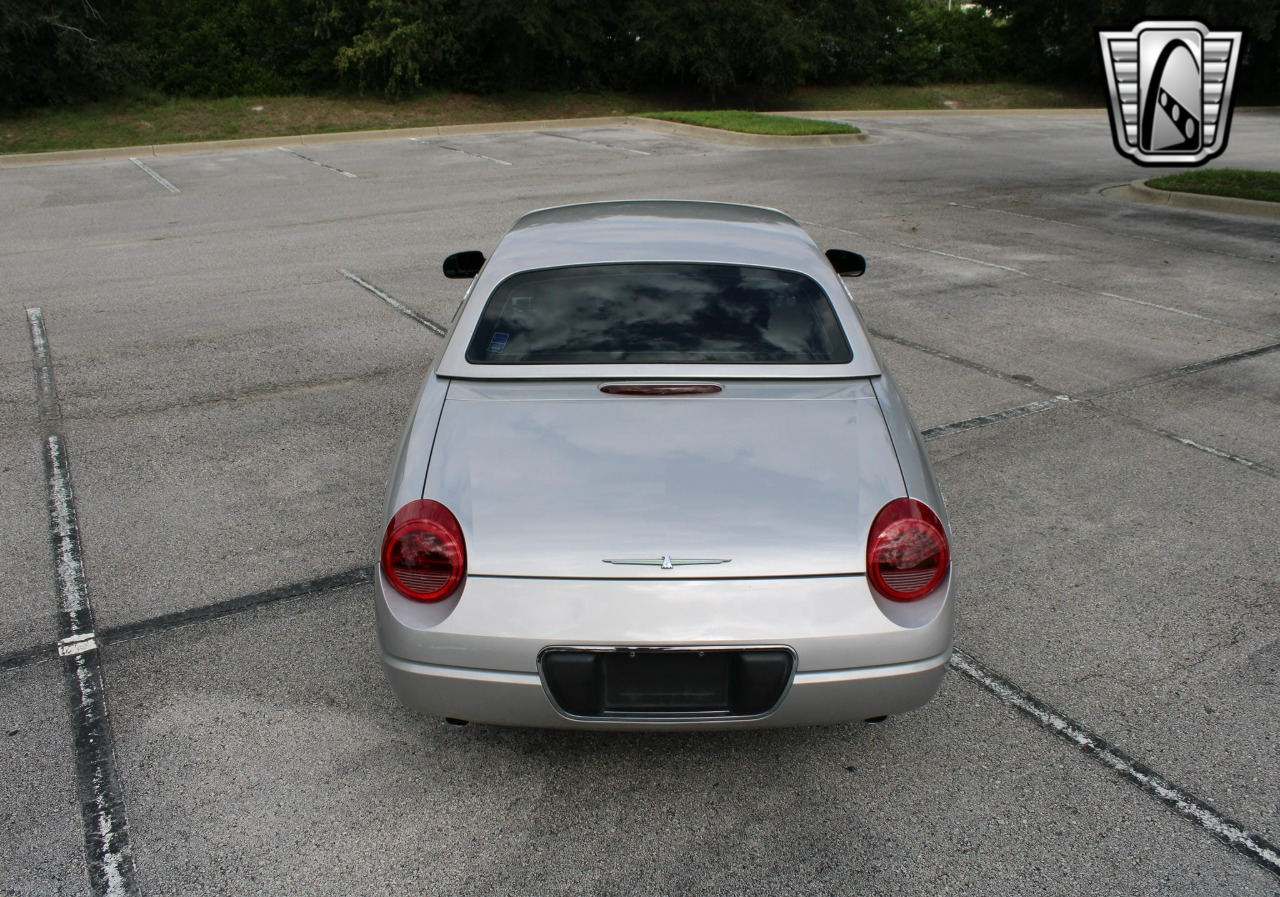2004 Ford Thunderbird 40