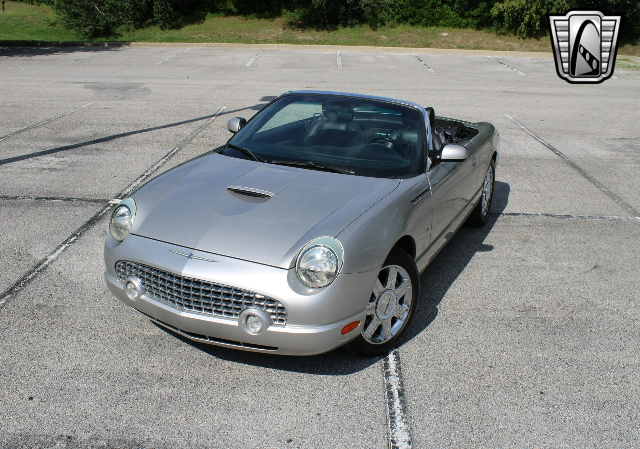 2004 Ford Thunderbird 64