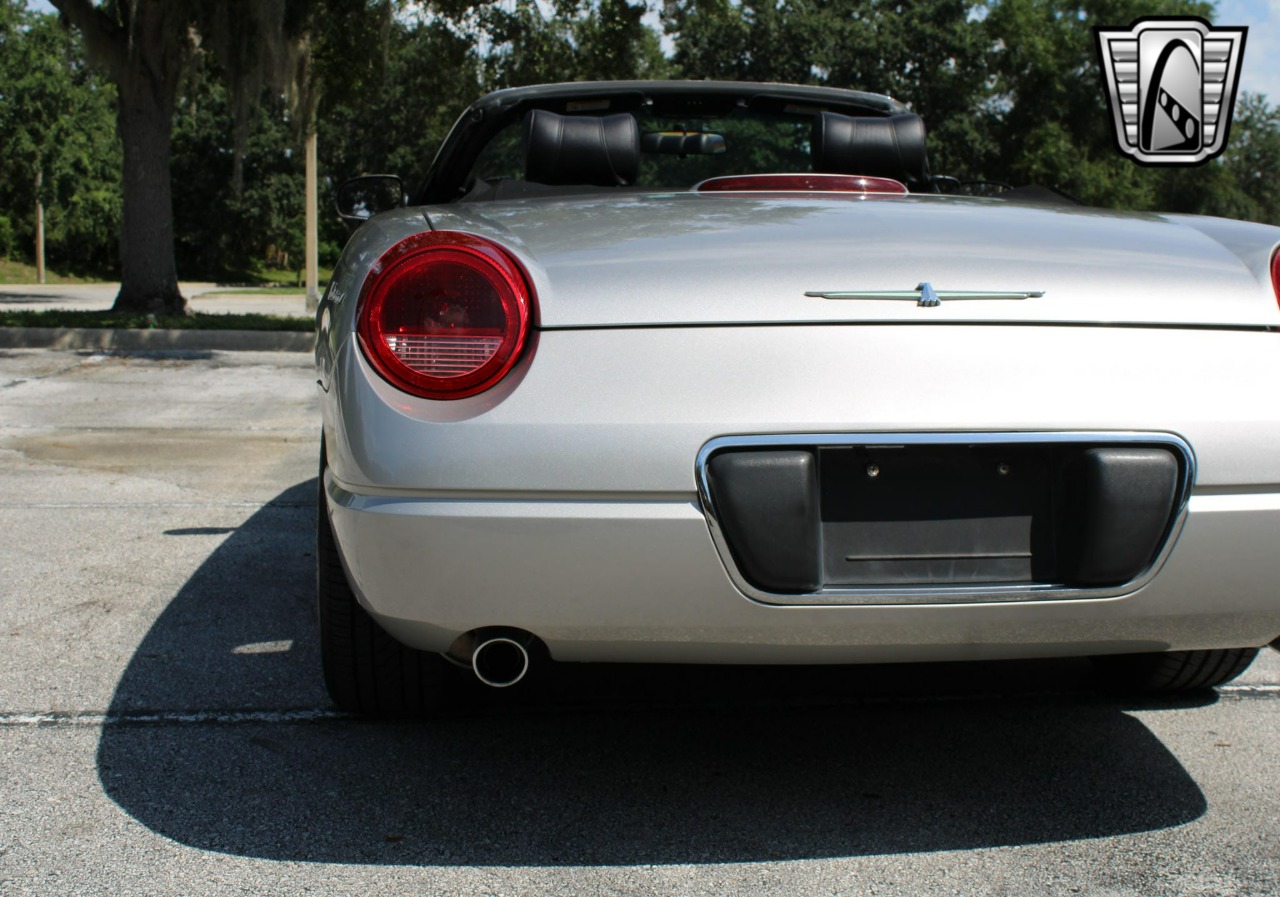 2004 Ford Thunderbird 82