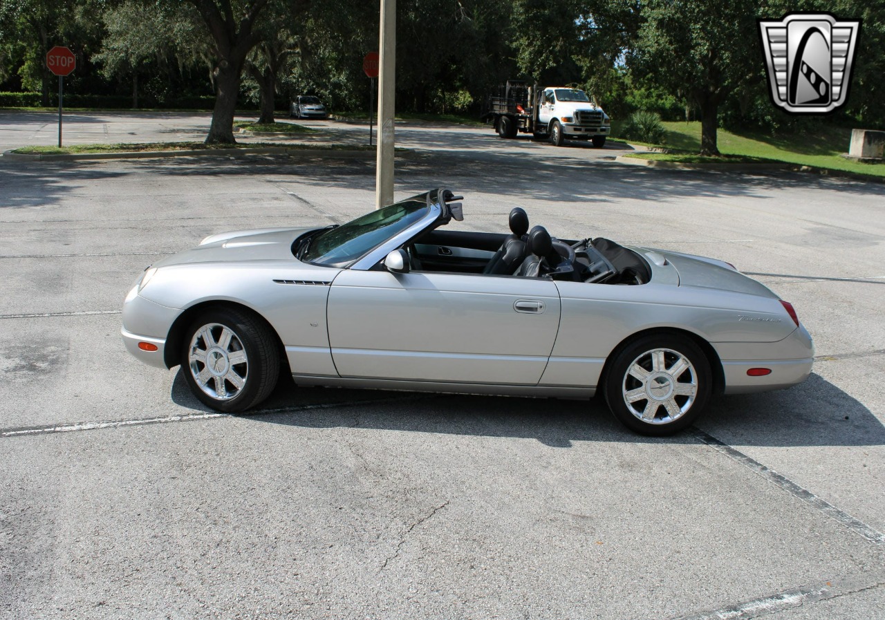 2004 Ford Thunderbird 66