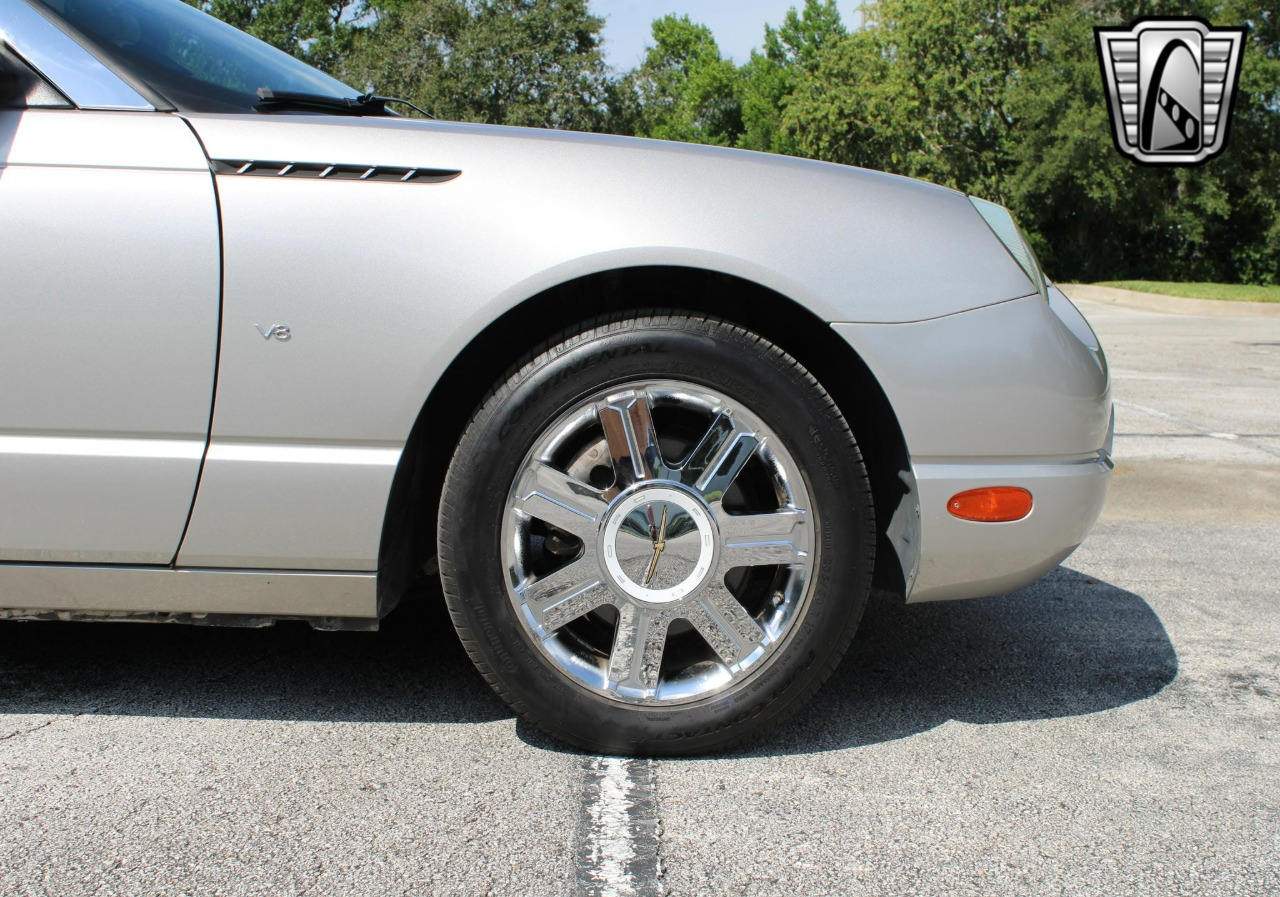 2004 Ford Thunderbird 86