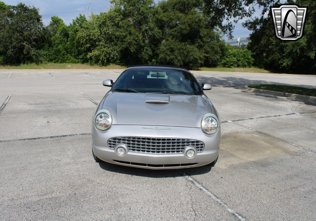 2004 Ford Thunderbird 46