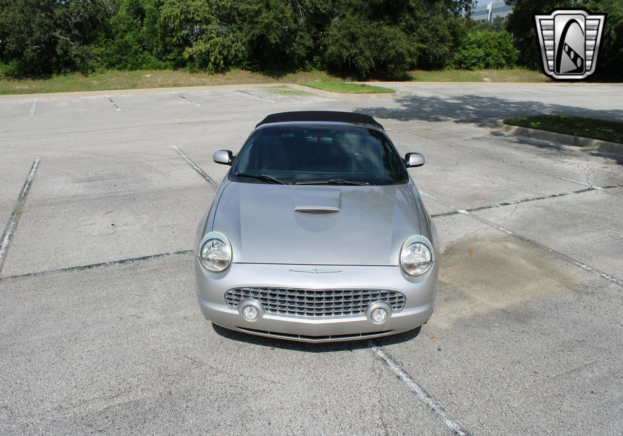 2004 Ford Thunderbird 47