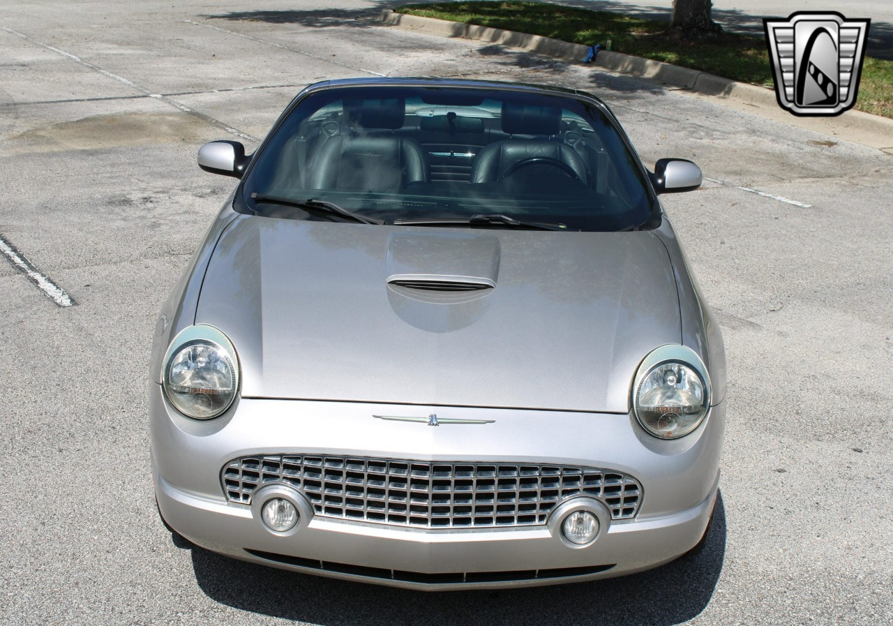 2004 Ford Thunderbird 89