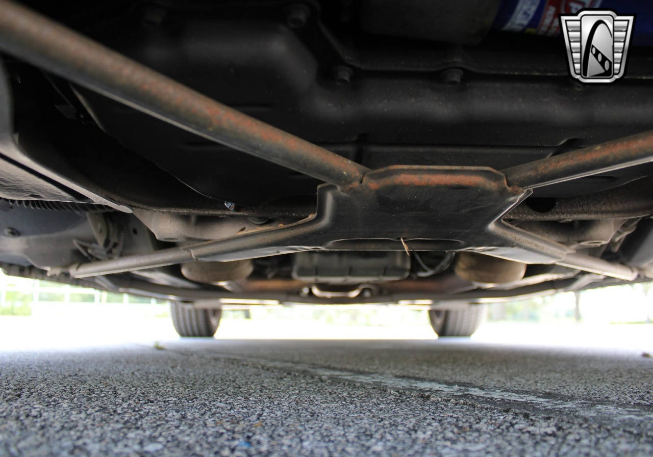 2004 Ford Thunderbird 18