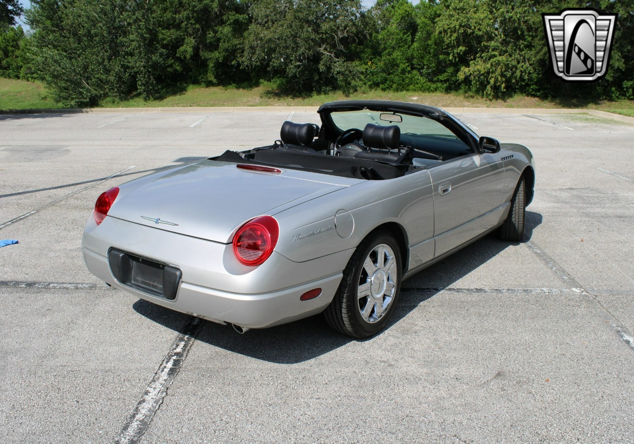2004 Ford Thunderbird 11