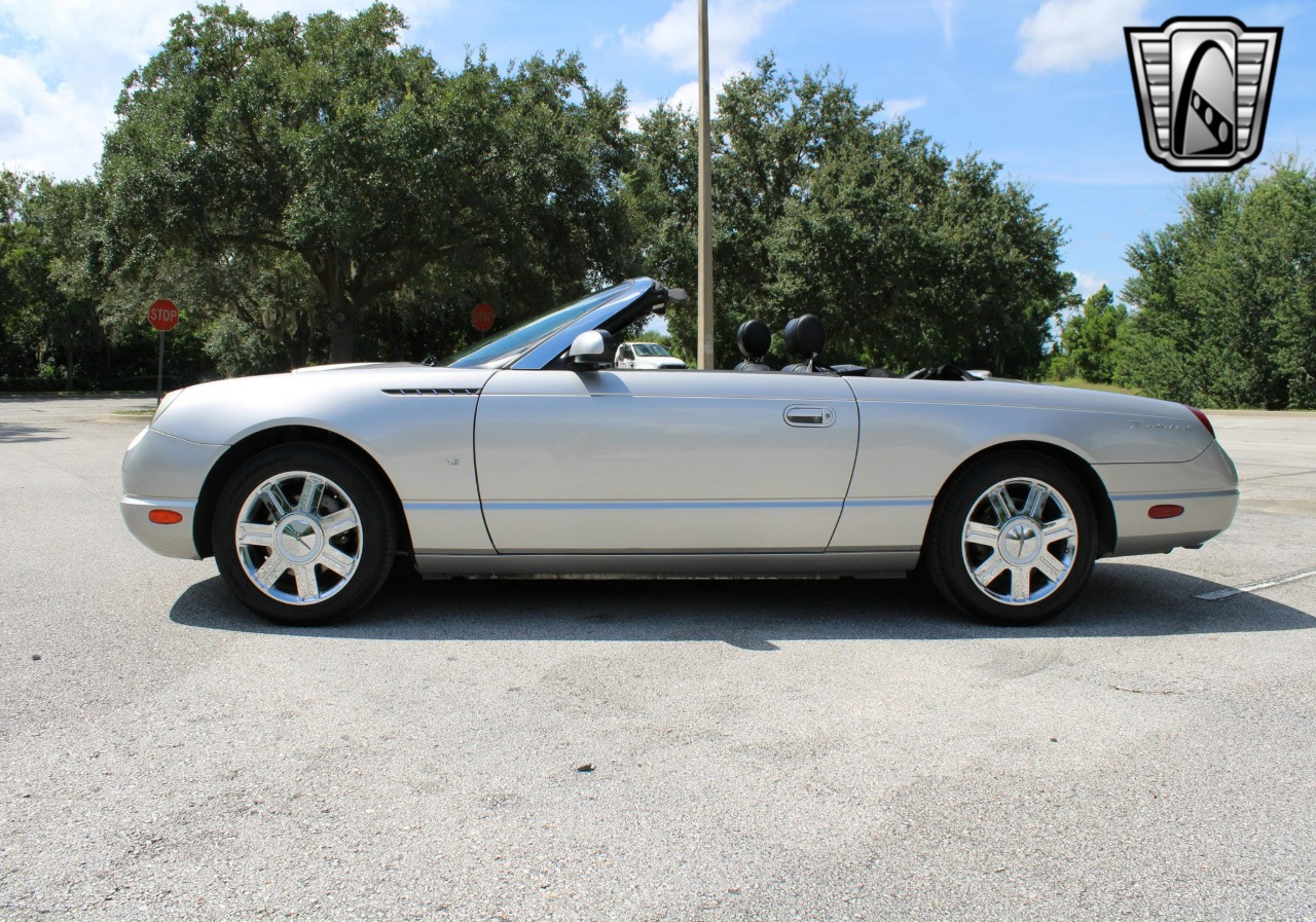 2004 Ford Thunderbird 93