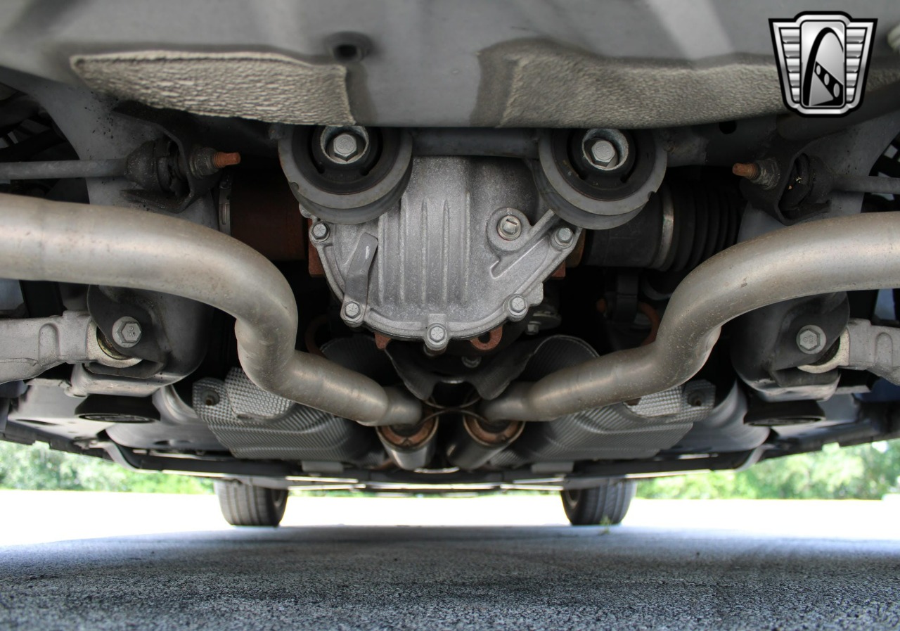 2004 Ford Thunderbird 19