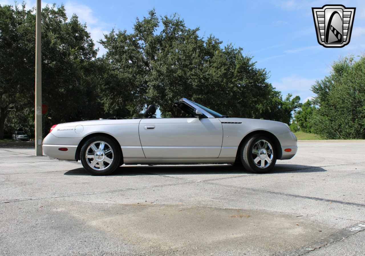 2004 Ford Thunderbird 73