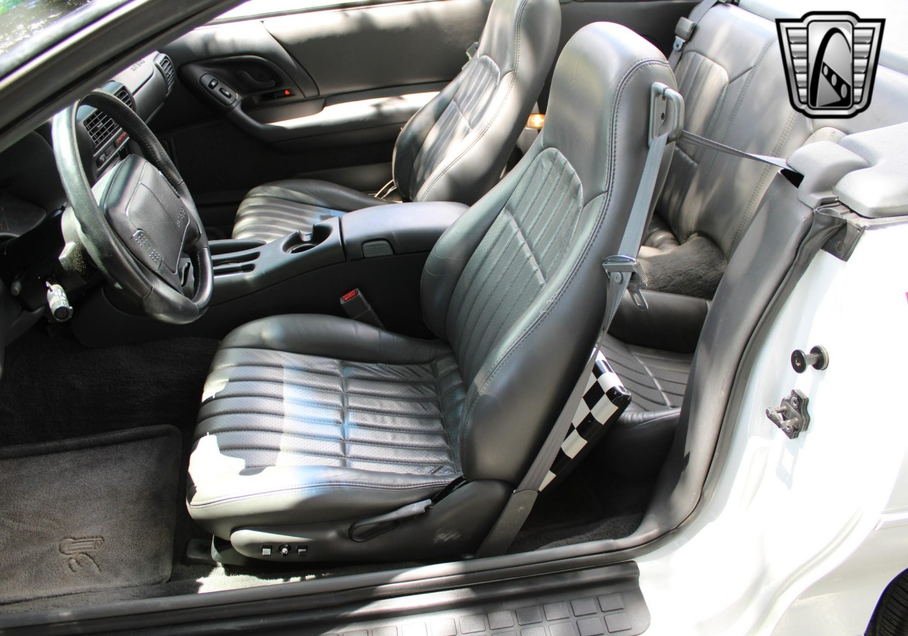 1997 Chevrolet Camaro 17