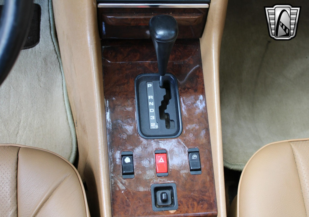 1987 Mercedes-Benz 560 SL 21