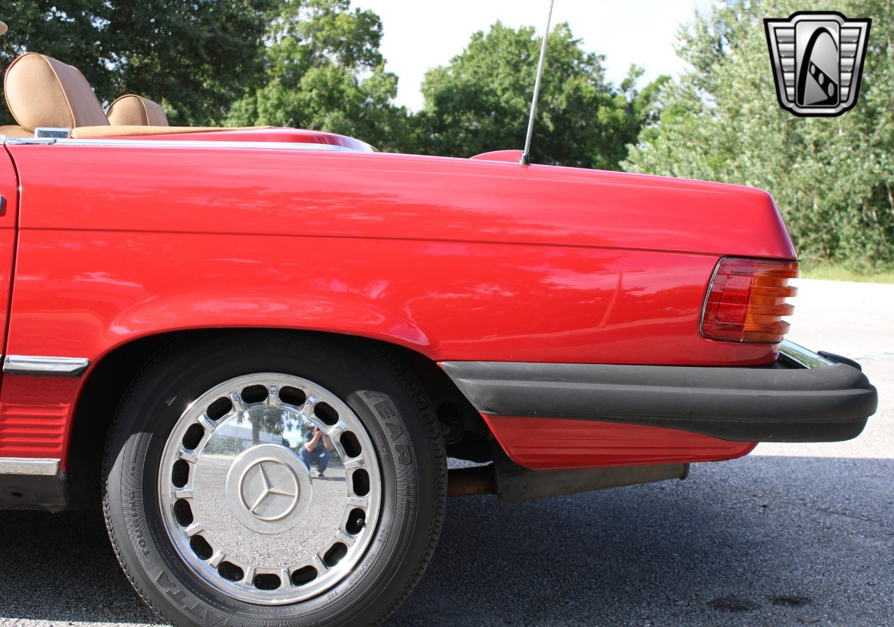 1987 Mercedes-Benz 560 SL 58