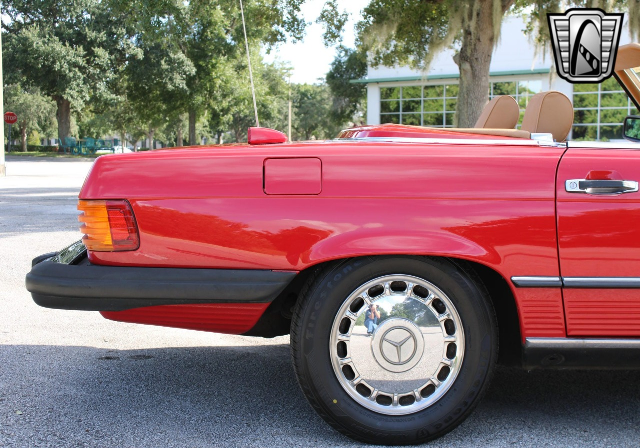 1987 Mercedes-Benz 560 SL 61