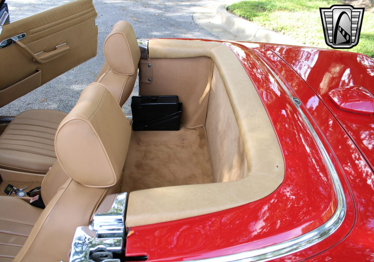 1987 Mercedes-Benz 560 SL 23