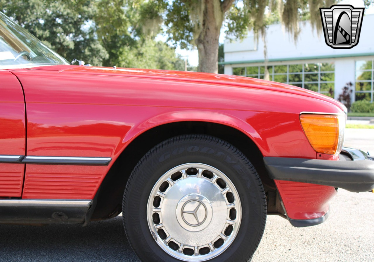 1987 Mercedes-Benz 560 SL 63