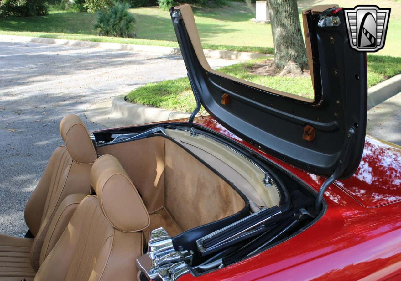 1987 Mercedes-Benz 560 SL 24